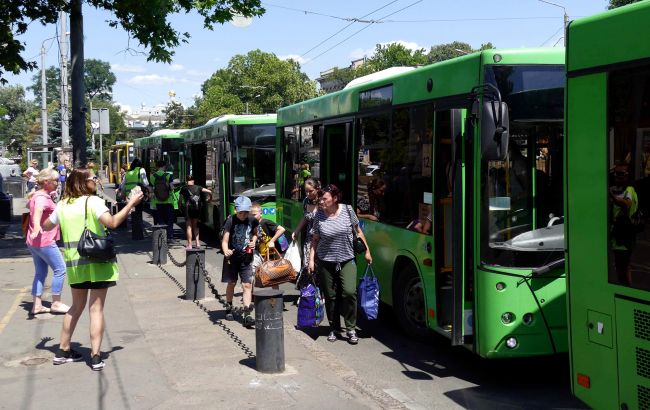 З початку війни Донецьку область покинуло більше мільйона цивільних
