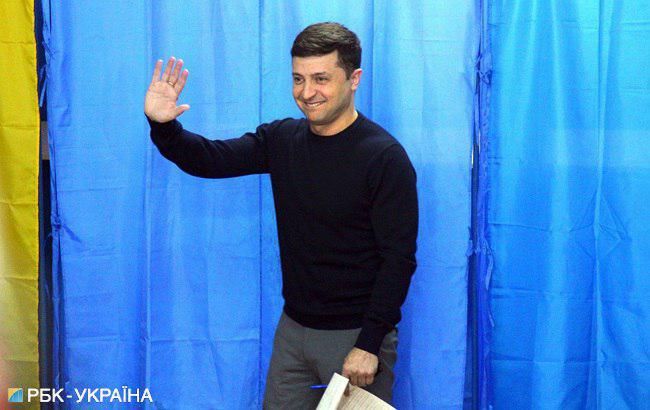 Похоже на день рождения: эксклюзивные фото из штаба Зеленского