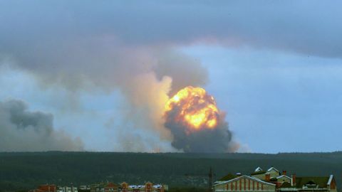 У Росії через вибухи на військовому складі евакуюють 10 тис. осіб