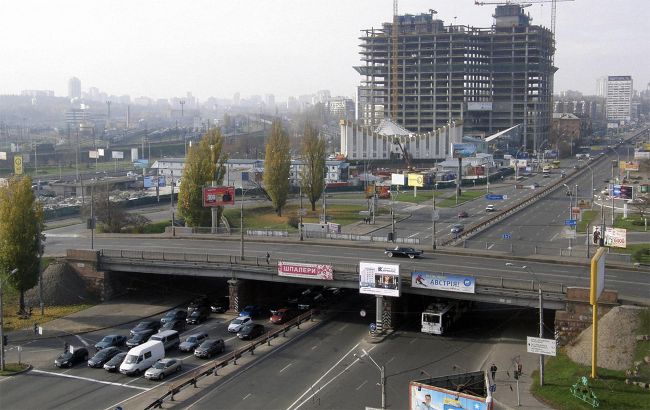 У Києві на місяць обмежать рух на Повітрофлотському шляхопроводі