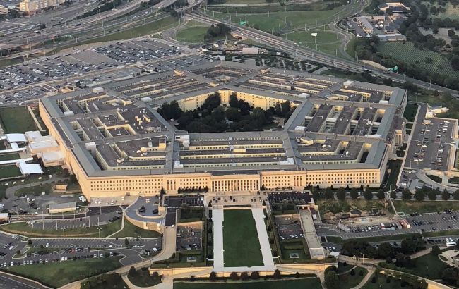 Підозрюваний у "зливі" секретних документів Пентагону визнав свою провину