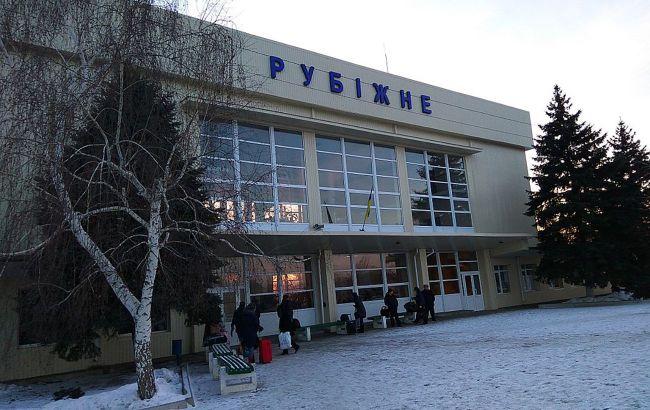 Российские войска обстреляли Рубежное: повреждены ж/д дорога и жилые дома