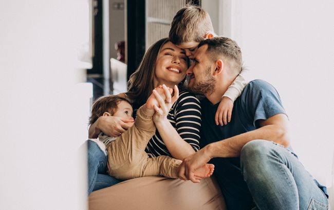 От беременности до школы: как выросли "детские" выплаты в Украине в 2026 году и где их оформить