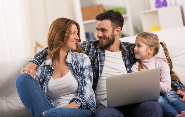 Завтра со светом? Ожидать ли графики отключений 26 марта