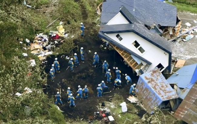 Число жертв землетрясения в Японии выросло до 42