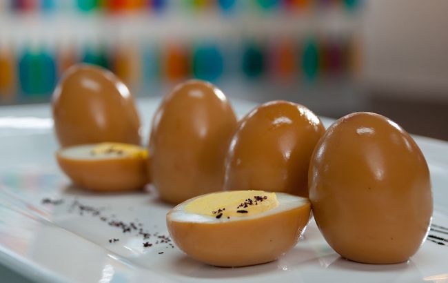 Пікантні мариновані яйця по-корейські: смачна закуска, яка підійде до будь-якого столу