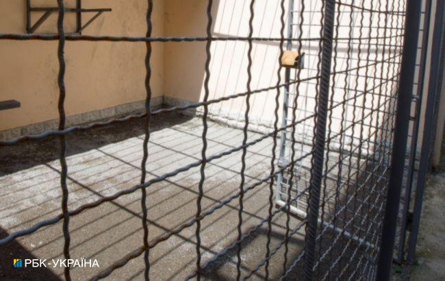 Пытки в тюрьме "Изоляция" в Донецке: двум боевикам заочно сообщили о подозрении