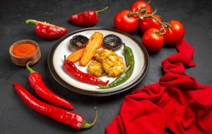 Не пийте воду: названо єдиний продукт, який миттєво вгамує "пожежу" від гострої їжі