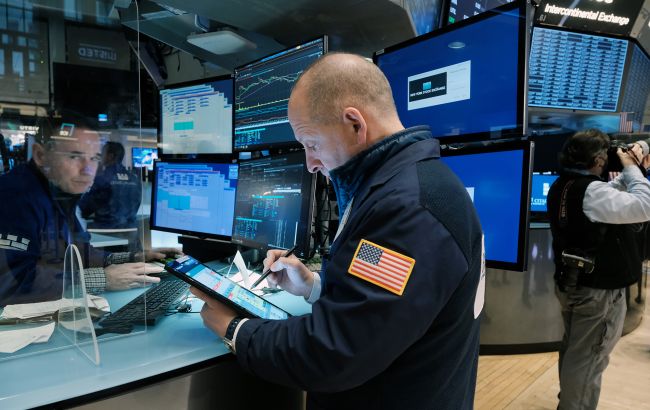 МВФ предупредил о крахе фондовых рынков из-за торговых войн