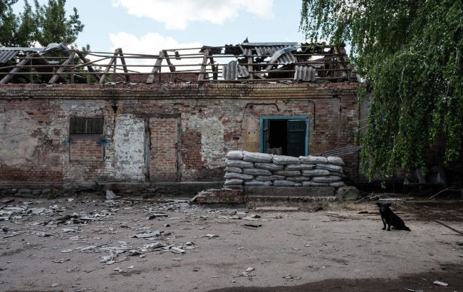 Окупанти за добу обстрілів Донецької області зруйнували майже 100 будинків