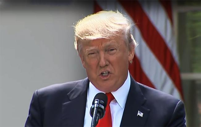 Трамп привітав із Новим роком "ворогів" і "брехливі ЗМІ"