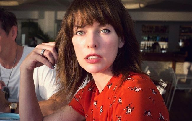 "Я молюсь": Милла Йовович уехала из США и обратилась к американцам