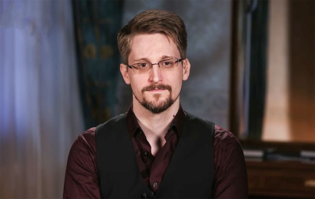 Сноуден отримав безстрокову посвідку на проживання в Росії