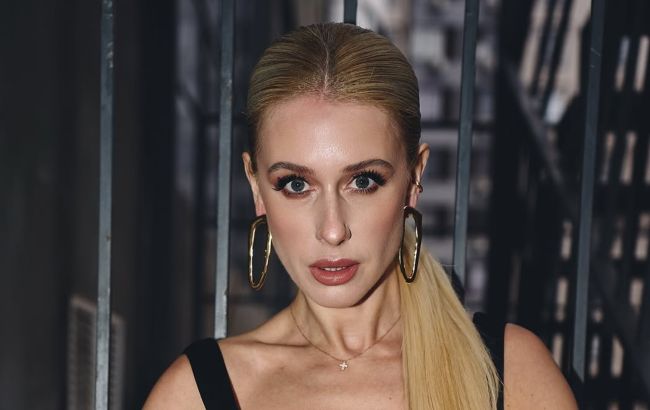 Как носить шубу из экомеха: модный образ Оли из "Холостяка" с джинсами и уггами