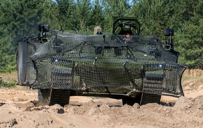 Латвия вооружила новейшую БМП Hunter средствами против дронов: как помог опыт Украины