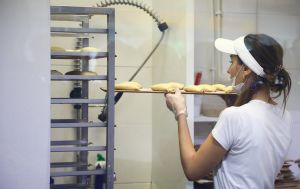 Без "таємних" зарплат. У Польщі змінили правила працевлаштування