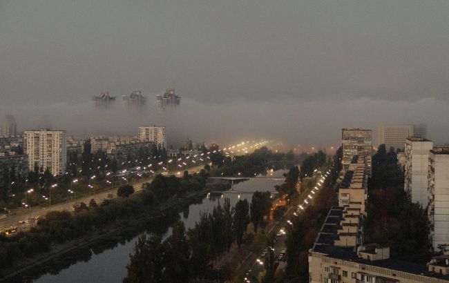 Київ накрив густий туман. В поліції дали поради водіям та пішоходам
