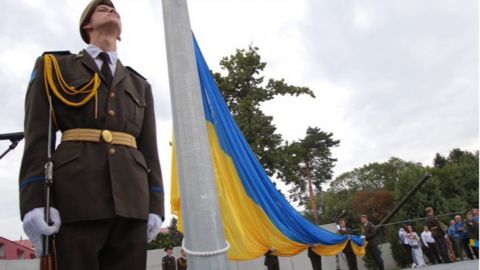 Найвищий флагшток Львівської області став єдиним в Україні, збудованим на території військового вишу