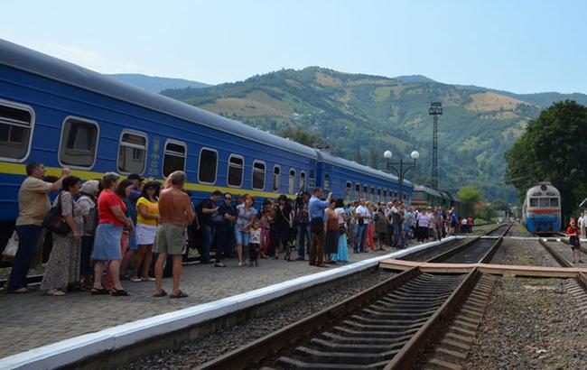 От Ивано-Франковска до Рахова едут друг у друга на головах