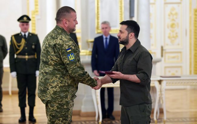 Залужный подтвердил, что Зеленский с начала президентства доверил военные решения генералам