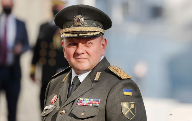 Залужный призвал Запад усилить артиллерийскую помощь Украине