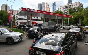 Росіян почали штрафувати через скарги на дефіцит бензину на заправках