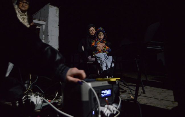 Майже пів мільйона родин у Києві залишаються без світла внаслідок удару РФ