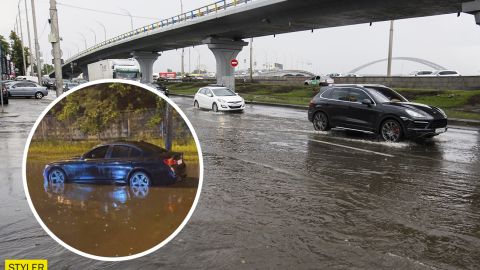 У Києві дощ перетворив вулицю на Венецію (фото)