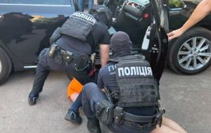 Использовал ребенка для конспирации: в Одессе полиция поймала наркодилера