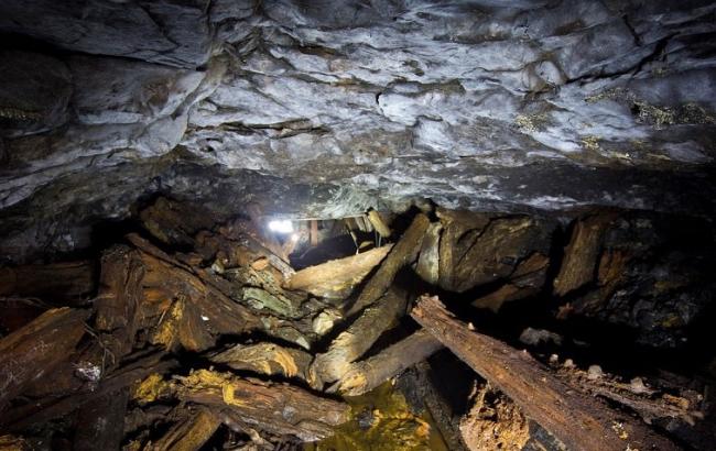 В Узбекистане под завалами в шахте оказались 20 нелегальных золотоискателей