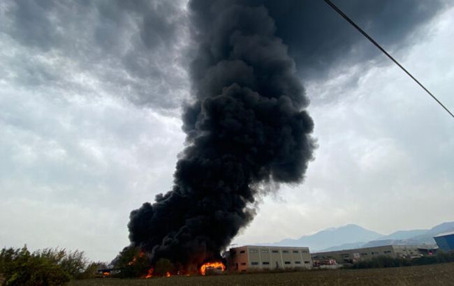 В Турции произошел мощный пожар: горит химический завод