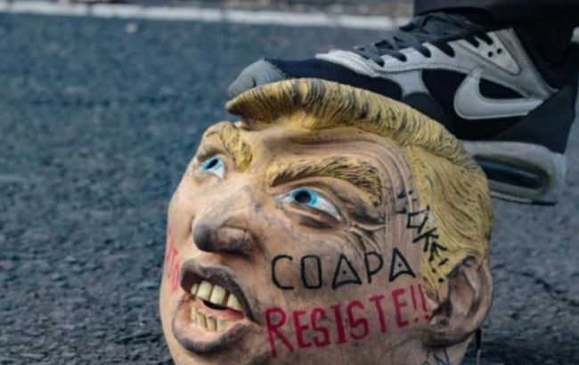 "Голова" Трампа и массовые беспорядки: в Мехико восстали против ЧМ-2026