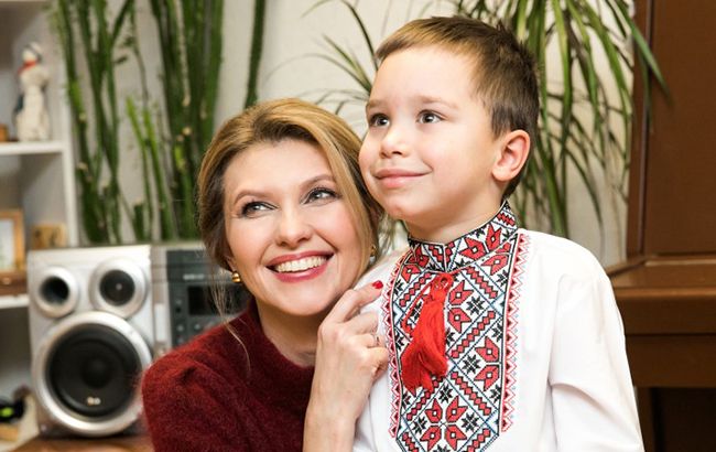 Зеленська похвалилася зворушливими фото з дітьми: всі у вишиванках