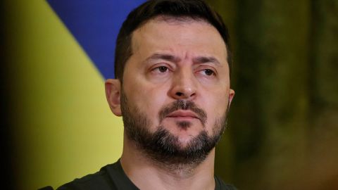 Переговоры по размещению иностранных войск в Украине продлятся еще месяц, - Зеленский