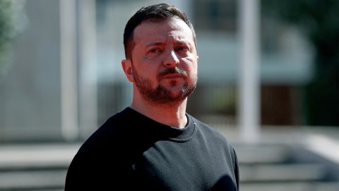 Зеленський доручив розробити програму підтримки переселенців