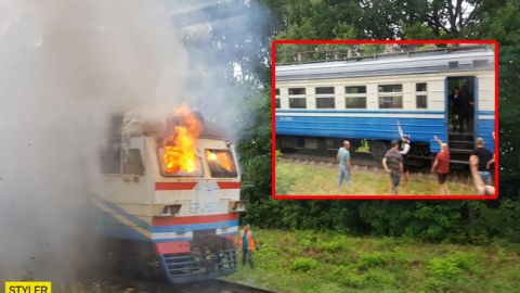 Под Винницей загорелась электричка с пассажирами: пожарным не хватило воды (фото)