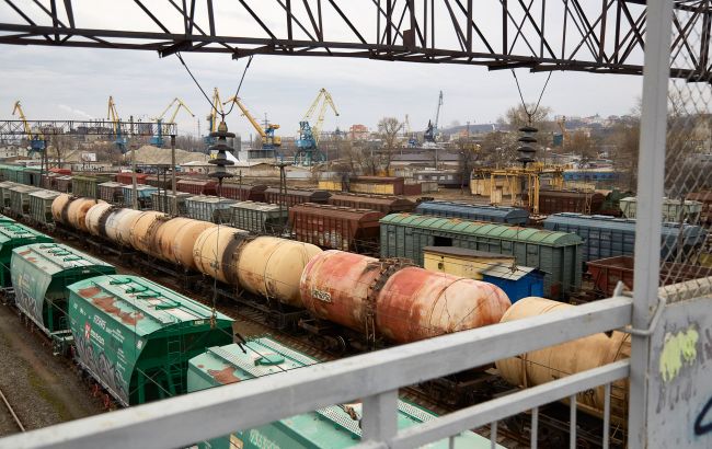 Українські експедитори просять не допустити здорожчання контейнерних перевозок УЗ