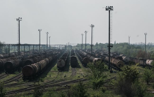 Лазили по вагонах. Під Києвом від удару струмом загинув підліток, ще один постраждав