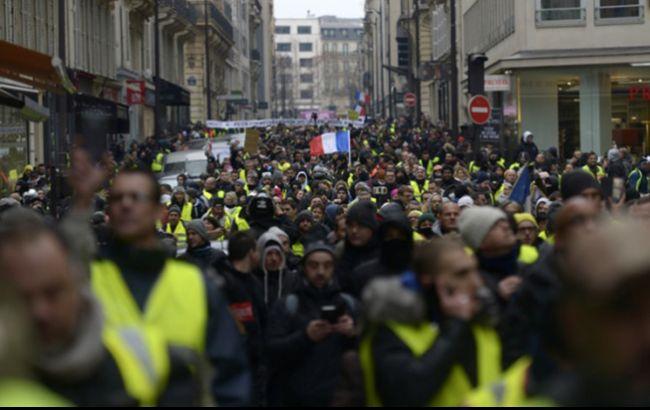 У Франції кількість мітингувальників руху "жовтих жилетів" зросла до 50 тис.