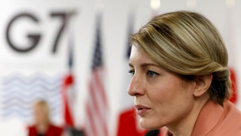 Загроза вторгнення РФ. Канада не виключає можливість відправлення Україні зброї