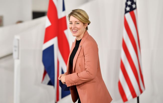 Украину с рабочим визитом посетит глава МИД Канады