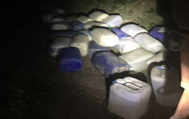 На границе с Молдовой пограничники помешали контрабанде свыше тонны спирта