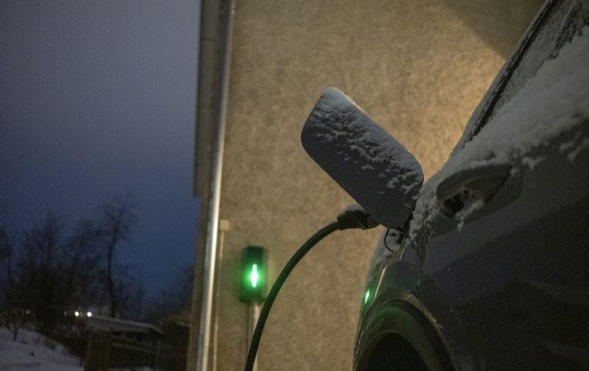 Имеете электромобиль, но живете в квартире? Как заряжать его дома безопасно и законно