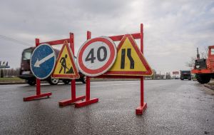 Коли залатають ями на дорогах: Кабмін поставив чіткий дедлайн