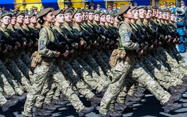 "Добились наконец-то": Арестович назвал воинский учет женщин "гендерным равенством"