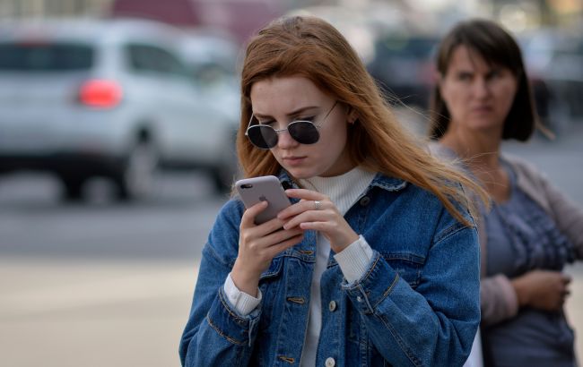 Викрикують проросійські гасла? Що робити та куди повідомляти