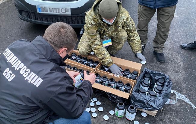 Перевозили в автобусе почти 20 кг взрывчатки: СБУ заблокировала канал контрабанды в РФ