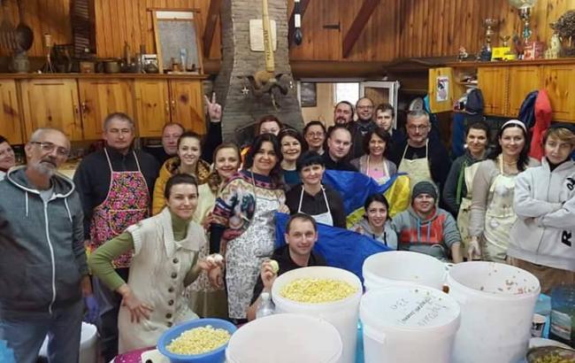 Киевляне приготовили 2,5 тонны оливье для АТОшников