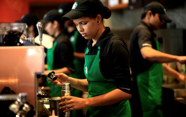 Starbucks обіцяє працевлаштувати 10 тис. біженців