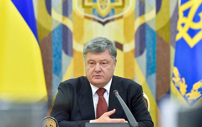 Порошенко просит КСУ поскорее рассмотреть законопроект об отмене депутатской неприкосновенности